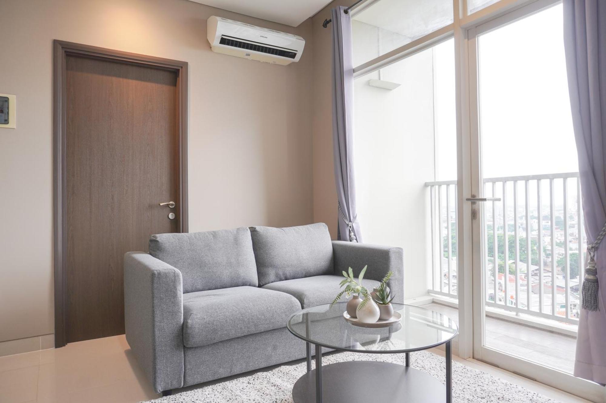Modern And Comfort 2br At Ciputra International By Travelio * Jakarta