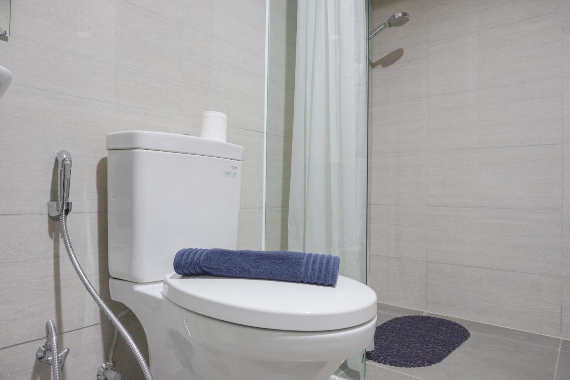Modern And Comfort 2br At Ciputra International By Travelio * Jakarta