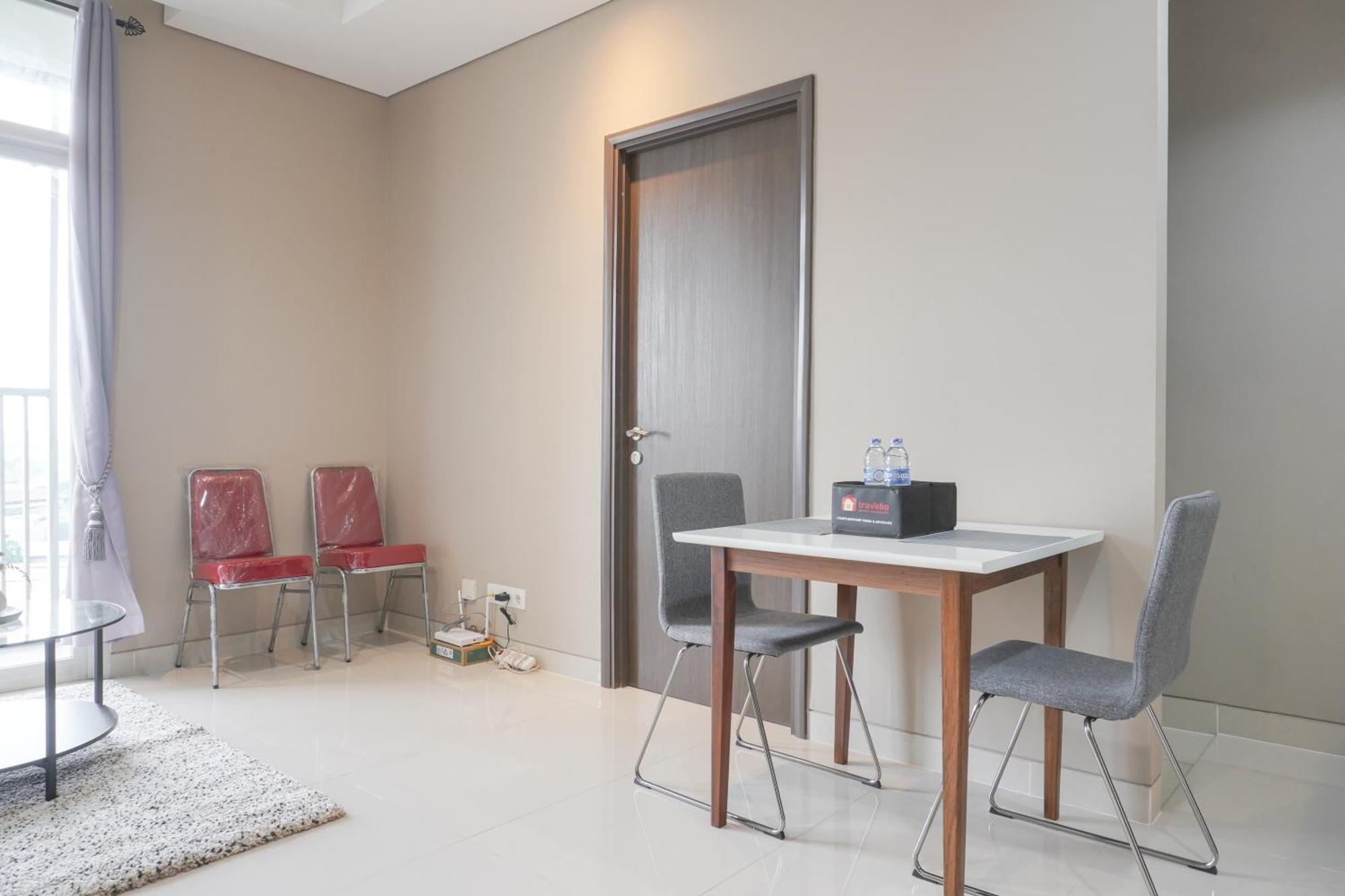 Modern And Comfort 2br At Ciputra International By Travelio * Jakarta