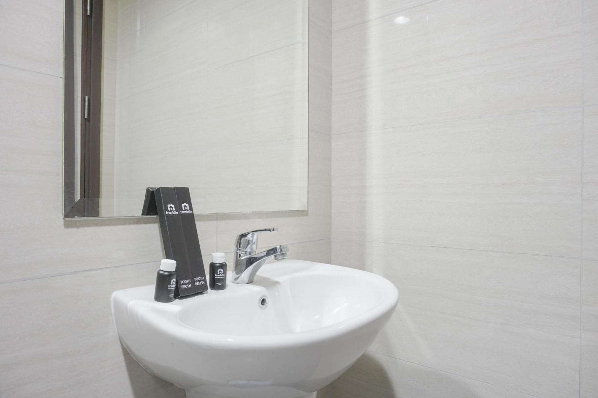Modern And Comfort 2br At Ciputra International By Travelio Pangsapuri